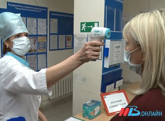 В общественных местах Волгоградской области обяжут носить маски